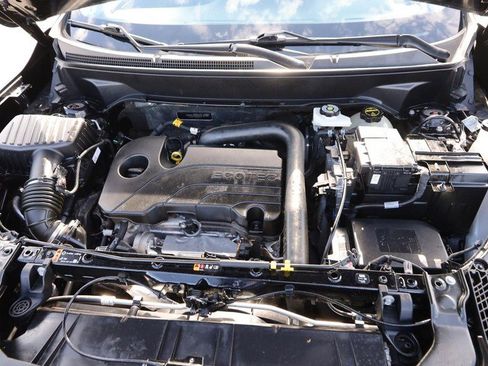 Used 2024 GMC Terrain SLT image 27