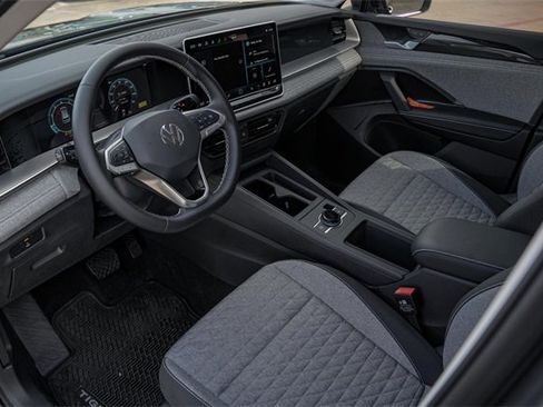 New 2025 Volkswagen Tiguan S image 9