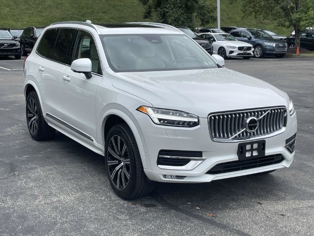 Certified 2024 Volvo XC90 B5 Plus AWD/4WD image 3