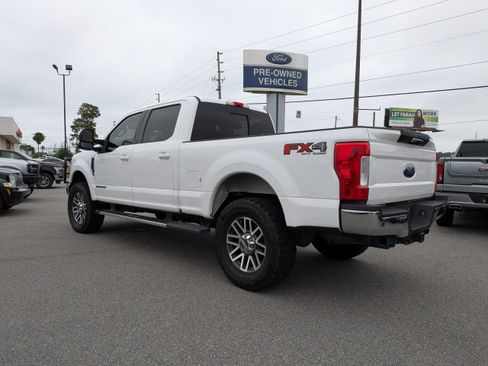 Used 2019 Ford F250 Lariat w/ Lariat Value Package image 6