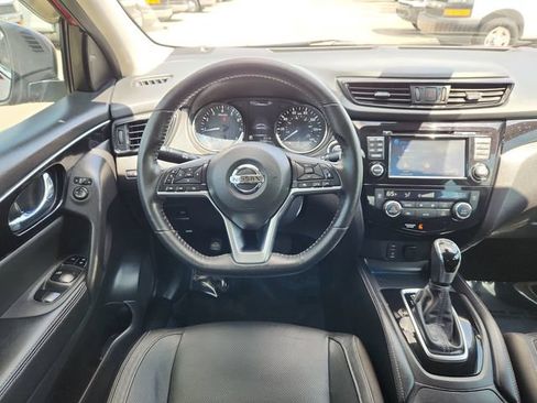 Used 2018 Nissan Rogue Sport SL w/ SL Premium Package FWD image 24