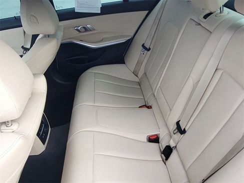 Used 2019 BMW 330i xDrive Sedan w/ Premium Package image 32