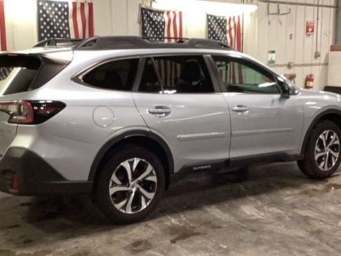Used 2021 Subaru Outback Limited image 19