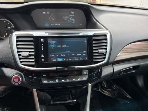 Used 2016 Honda Accord EX-L image 19