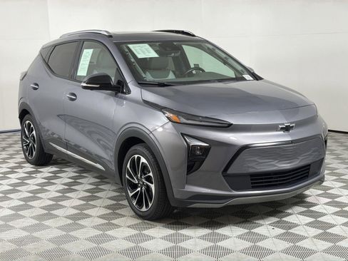 Used 2023 Chevrolet Bolt EUV Premier w/ Sun & Sound Package image 7