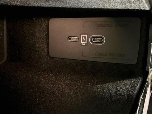 Certified 2023 Volvo XC60 B5 Ultimate w/ Climate Package image 33