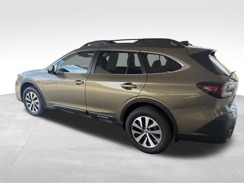 Used 2020 Subaru Outback Premium AWD/4WD image 3