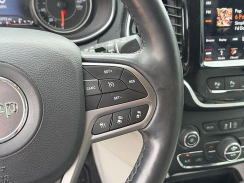 Used 2019 Jeep Cherokee Limited w/ Technology Group image 21