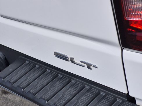 Used 2021 GMC Sierra 1500 SLT AWD/4WD image 9