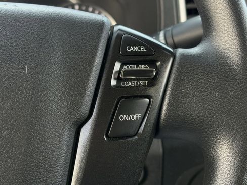 Used 2023 Nissan Frontier SV image 17