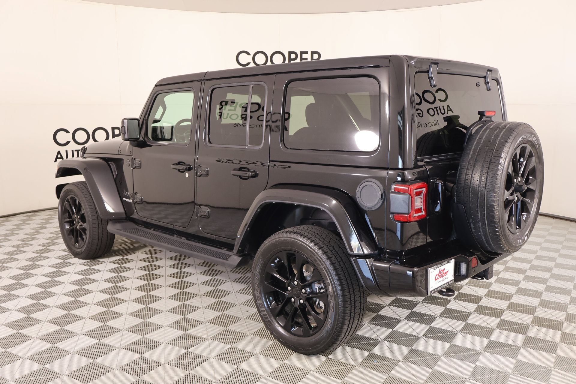 Used 2021 Jeep Wrangler Unlimited Sahara AWD/4WD image 23