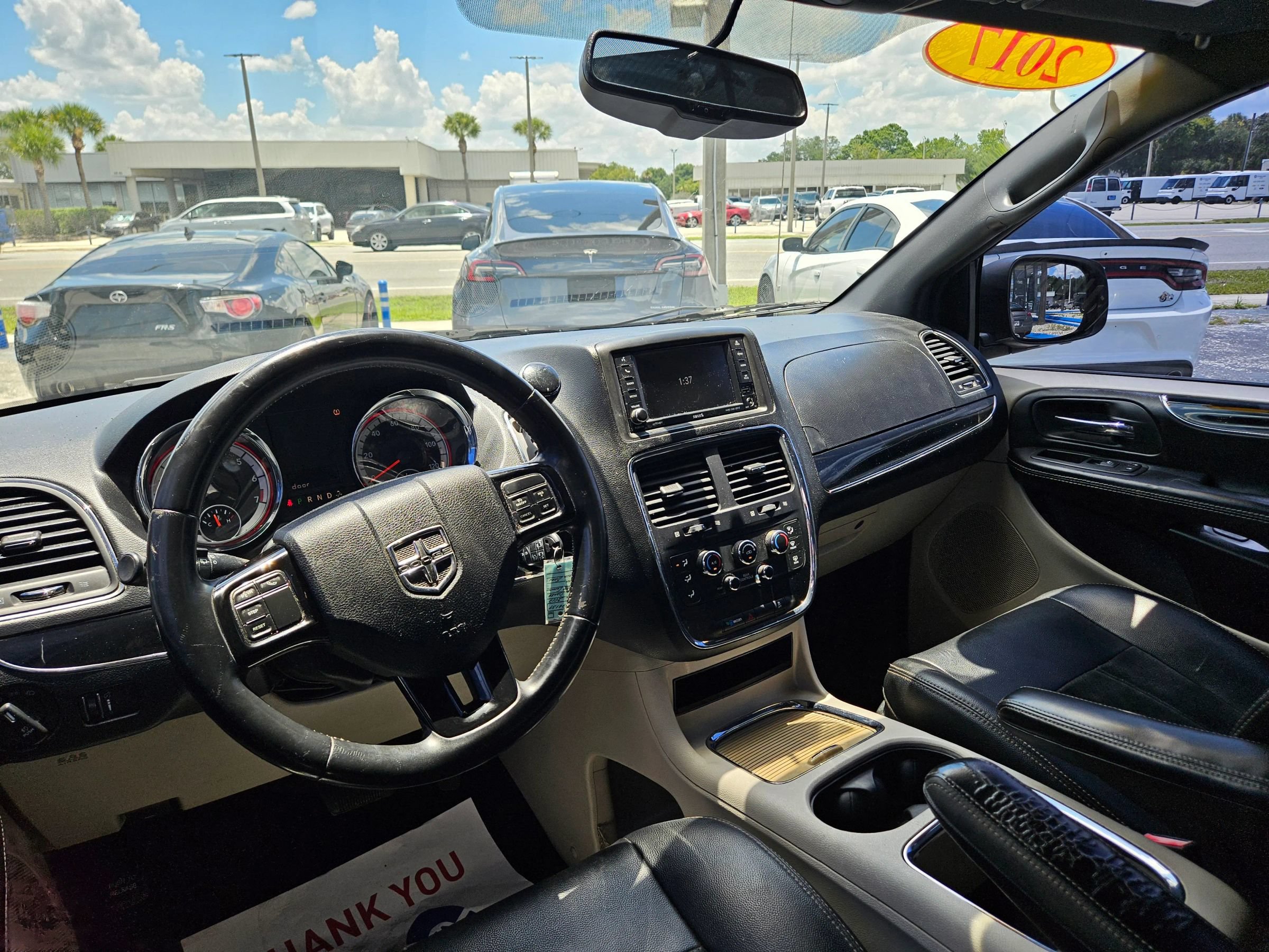 Used 2017 Dodge Grand Caravan SXT FWD image 16