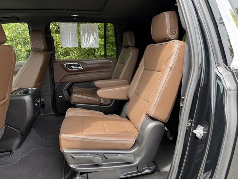 Certified 2024 Chevrolet Suburban High Country w/ Premium Package 2 image 20