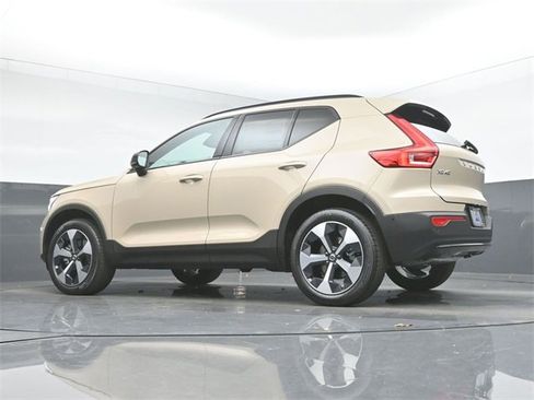 New 2026 Volvo XC40 B4 Plus w/ Protection Package Premier image 37