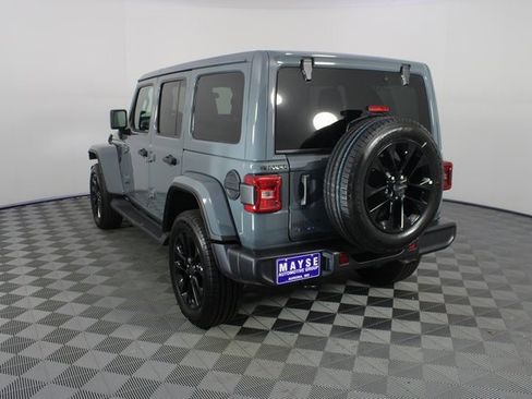 Used 2025 Jeep Wrangler Unlimited Sahara image 21