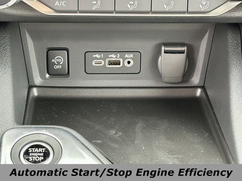 Used 2025 Nissan Sentra SV image 11