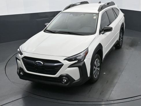 Used 2025 Subaru Outback Premium w/ Popular Package #1A image 27