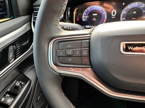 Used 2022 Jeep Wagoneer Series III image 17