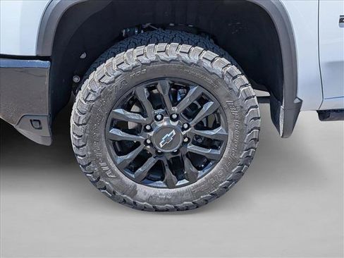 Used 2025 Chevrolet Silverado 2500 LTZ w/ Trail Boss Package AWD/4WD image 15