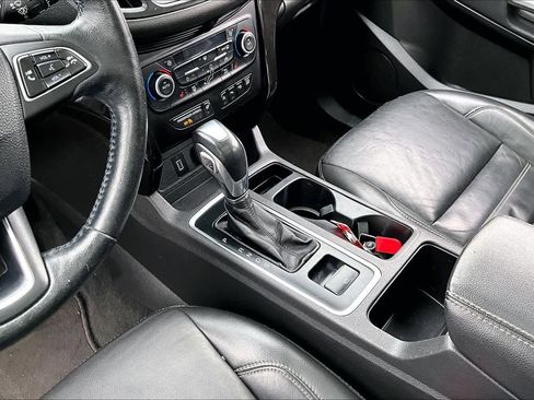 Used 2019 Ford Escape Titanium image 16