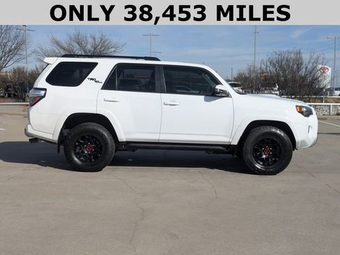 Used 2024 Toyota 4Runner TRD Off-Road Premium image 4