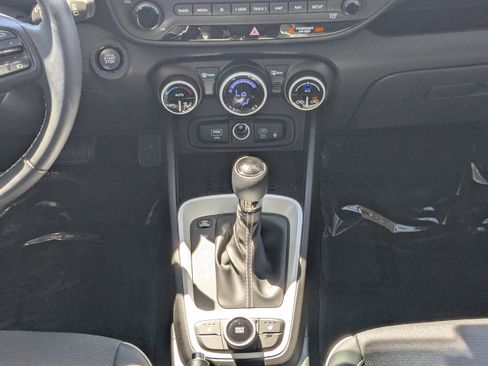 New 2025 Hyundai Venue Limited image 15