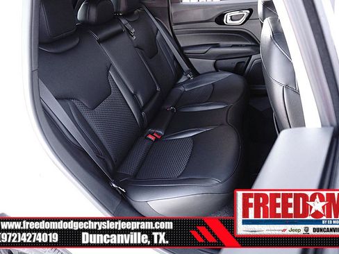 New 2026 Jeep Compass Latitude image 16