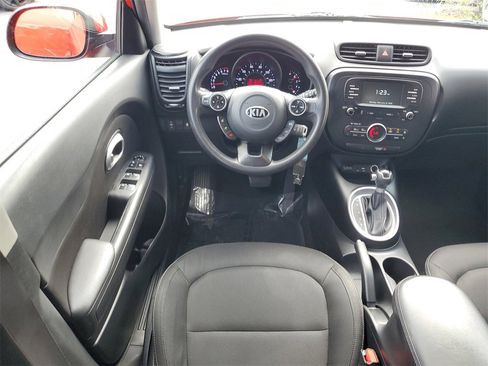 Used 2017 Kia Soul + image 15