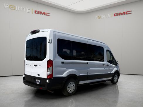 Used 2023 Ford Transit 350 XLT image 3