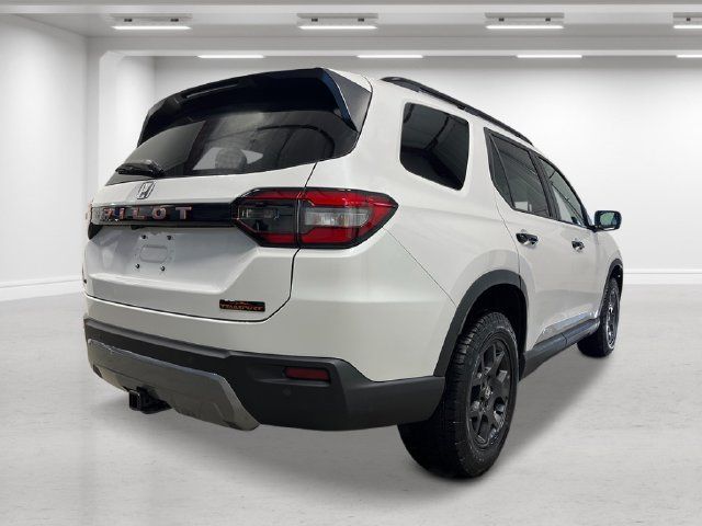 New 2026 Honda Pilot TrailSport image 3