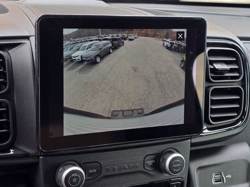 Used 2024 RAM ProMaster 3500 w/ Delivery Van Package image 10