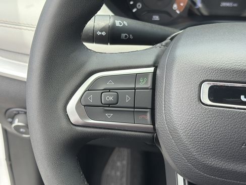 Used 2025 Jeep Compass Limited AWD/4WD image 29