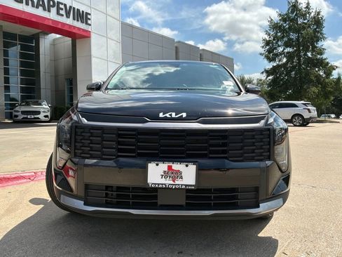 Used 2026 Kia Sportage LX FWD image 3