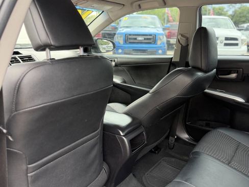 Used 2014 Toyota Camry SE image 19