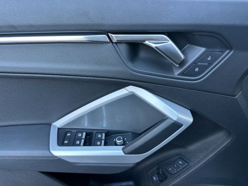 Used 2023 Audi Q3 2.0T Premium w/ Convenience Package image 12