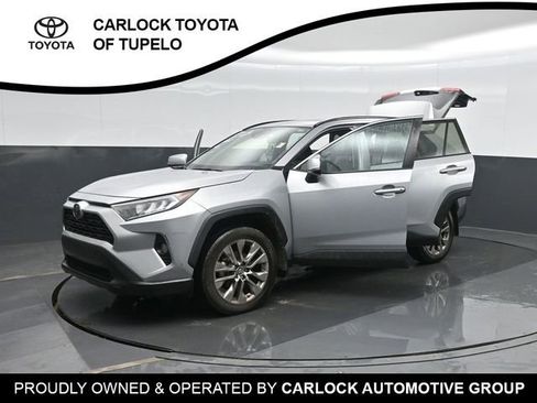 Used 2019 Toyota RAV4 XLE Premium image 38