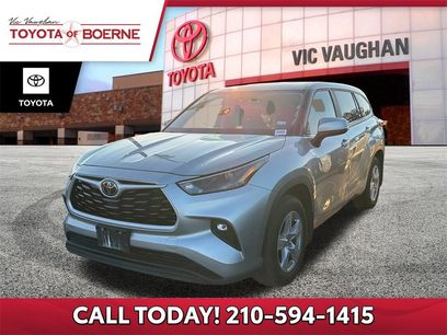 Used 2023 Toyota Highlander LE