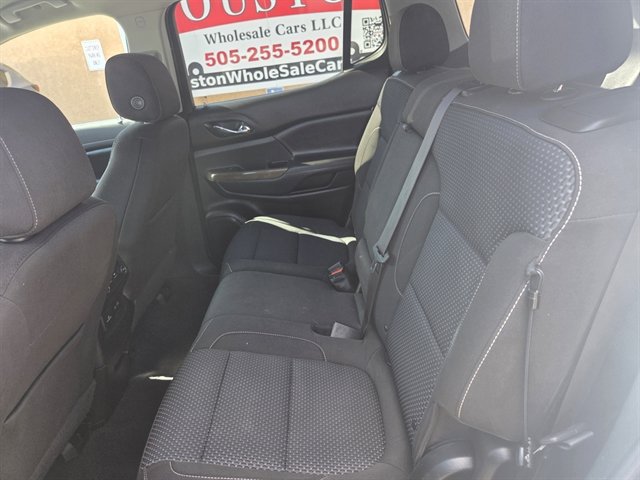 Used 2020 GMC Acadia SLE w/ Driver Convenience Package FWD image 9