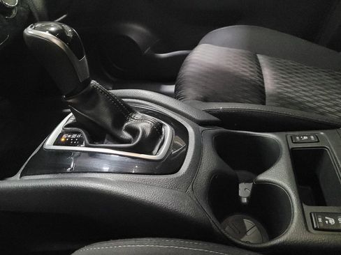 Used 2020 Nissan Rogue SV AWD/4WD image 26