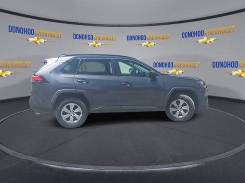 Used 2019 Toyota RAV4 LE FWD image 12