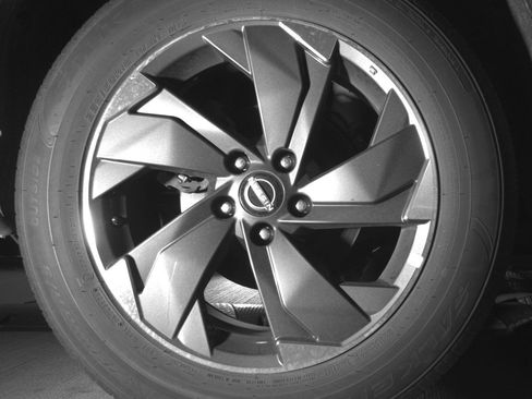 Used 2025 Nissan Rogue SV FWD image 15