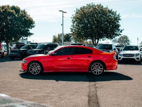 Used 2023 Dodge Charger R/T w/ Technology Group RWD image 4