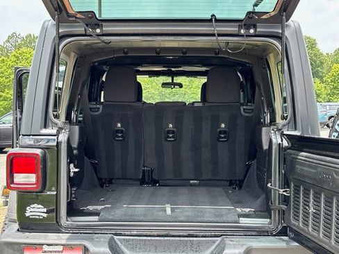 Used 2018 Jeep Wrangler Unlimited Sport AWD/4WD image 28