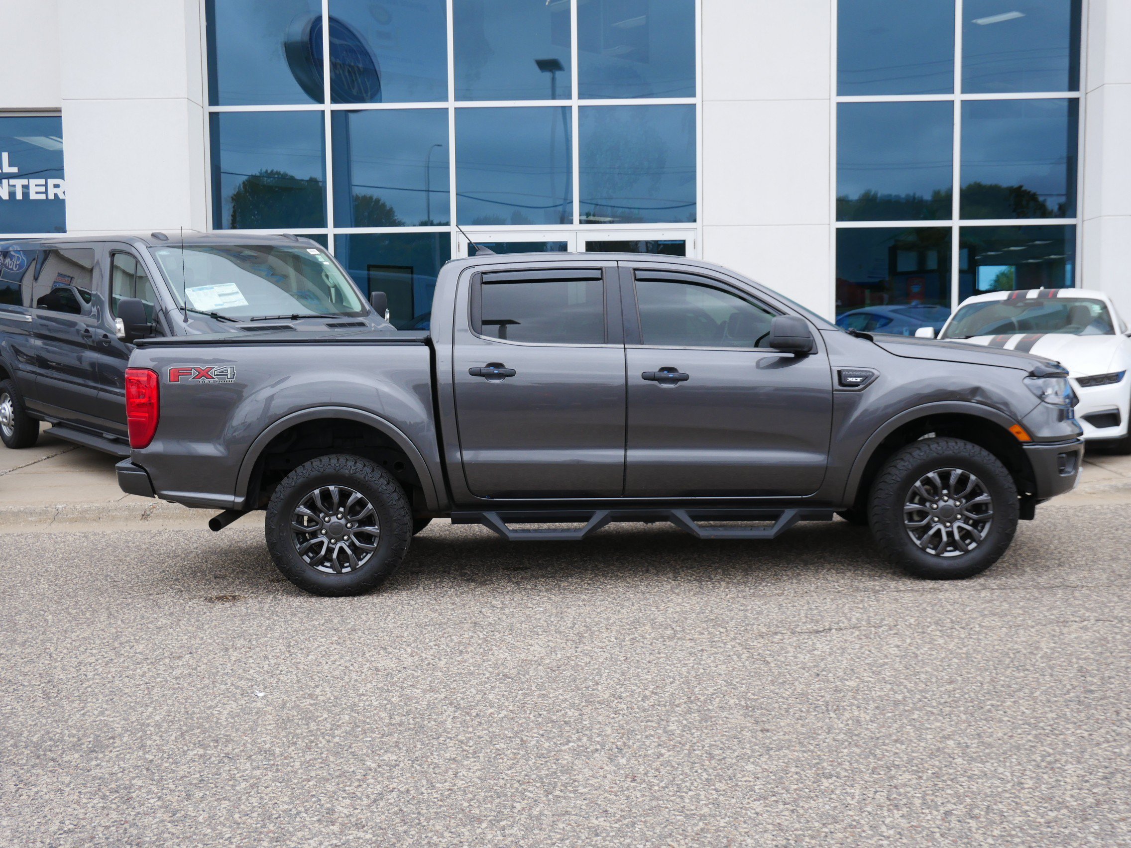 Used 2020 Ford Ranger XLT w/ Equipment Group 302A Luxury AWD/4WD image 2