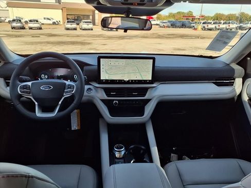 New 2026 Ford Explorer Active w/ Active Comfort Package image 7