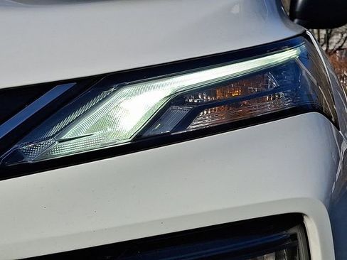 Used 2023 Nissan Rogue S image 10