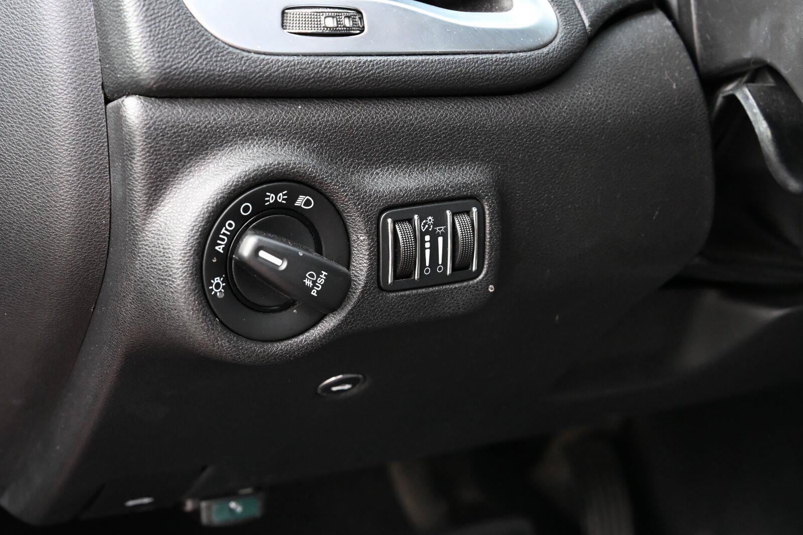 Used 2015 Dodge Dart SXT FWD image 13