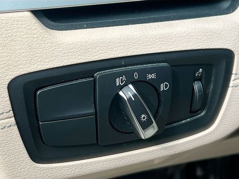 Used 2021 BMW X1 xDrive28i w/ Premium Package image 10