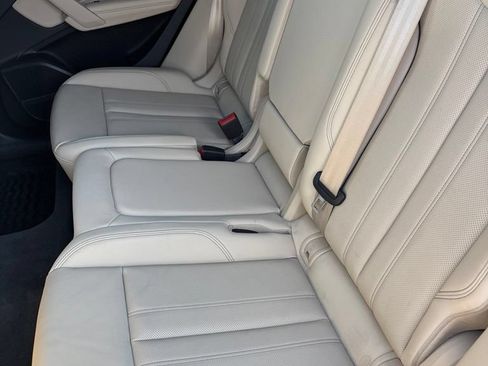 Used 2024 Audi Q5 e Premium Plus w/ Premium Plus Package AWD/4WD image 11