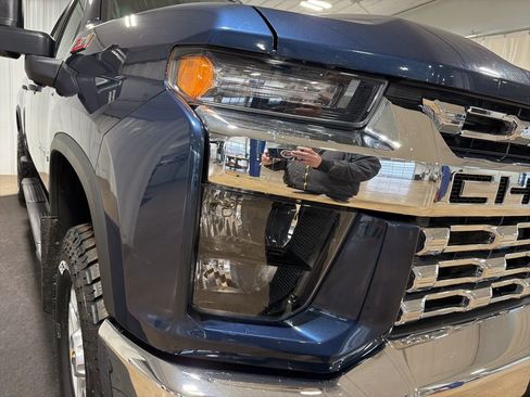 Used 2022 Chevrolet Silverado 2500 LT w/ Convenience Package image 13